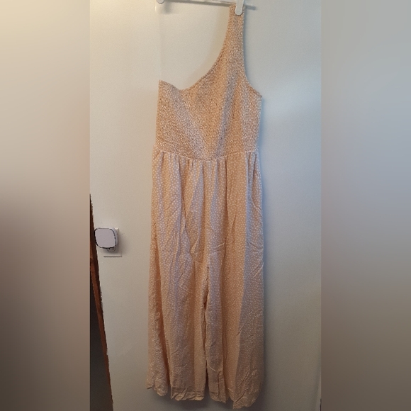 NWT American Eagle one-shoulder pale yellow/white jumpsuit - size medium - Picture 1 of 12
